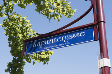 Strassenschild in Breisach: "Kapuzinergasse", Deutschland