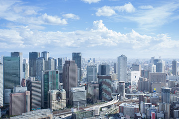 Obraz premium Widok z lotu ptaka na panoramę centrum Osaki w Japonii