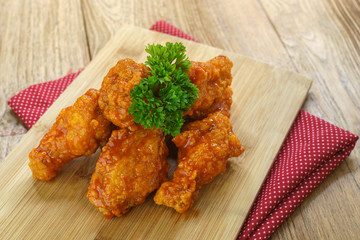 Fried Chicken with garlic sauce,Crispy fried chicken wings with