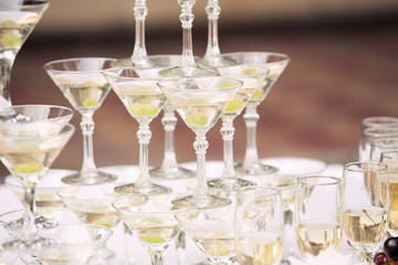 champagne pyramid on wedding party