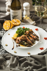 King prawns with salad and wine