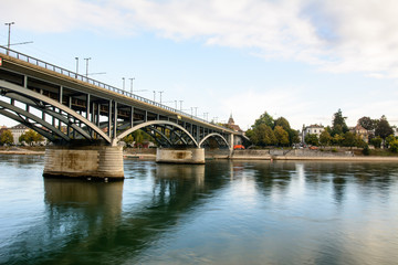 Fototapeta na wymiar Basel die Stadt am Rhein an der Grenze
