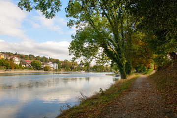 Herbst mit wärme von der Sonne