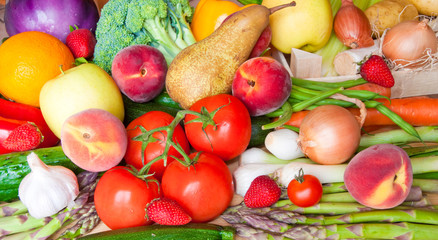 Fototapeta na wymiar Assorted vegetables and fruits