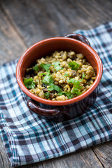 Risotto wit brown rice, mushrooms and turmeric