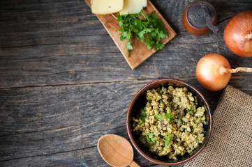 Risotto with brown rice, mushrooms and turmeric