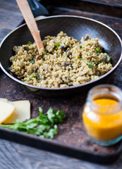 Risotto with brown rice, mushrooms and turmeric