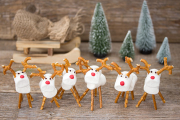 Marshmallow-Figuren zu Weihnachten