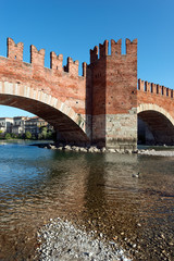 Obraz premium Scaligero Bridge and Adige river in Verona, Veneto, Italy