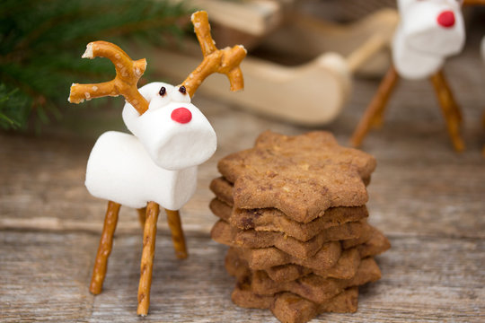 Marshmallow-Figuren zu Weihnachten