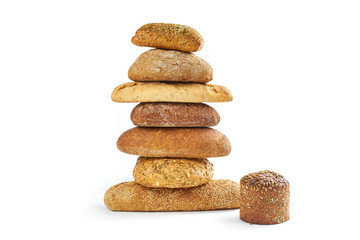 Fototapeta na wymiar frische Brote, verschiedene Sorten-gestapelt, isoliert