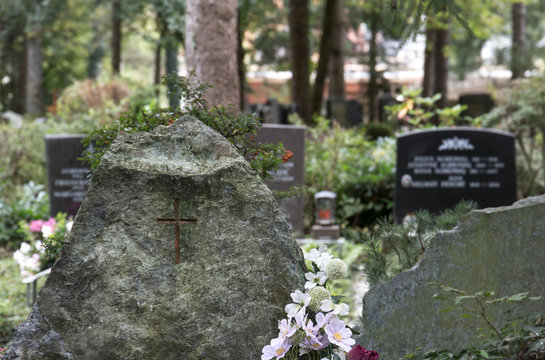 Grabstein - Friedhof