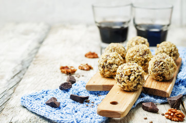 chocolate lentil prunes walnuts orange vegan balls