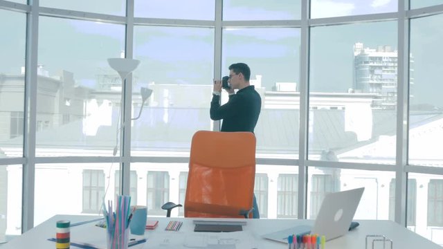 Realtor taking pictures of a real eatate and a window view. 4K.