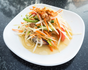 Green Papaya Salad (Som tum Thai)