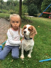 M&auml;dchen mit Hund