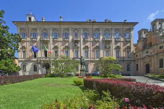 pavia palazzo mezzabarba sede del municipio lombardia italia europa