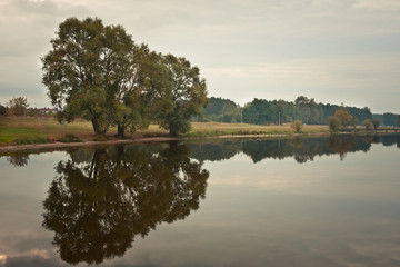 Jesień nad jeziorem © Mariusz Stoszewski