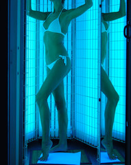 woman getting Solarium beauty treatment