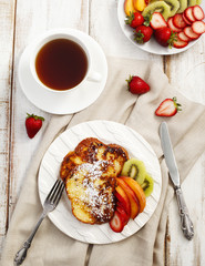 French toast with berries and fruits