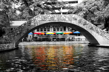 B&W river bridge