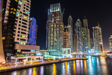 Fototapeta na wymiar Dubai marina at night
