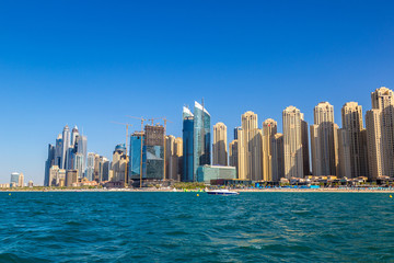 Fototapeta na wymiar Dubai marina skyline