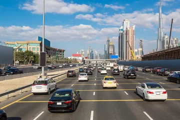 Fototapeten Moderne Autobahn in Dubai © Sergii Figurnyi