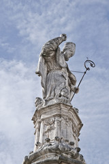 Fototapeta na wymiar la statua di Sant'Oronzo ,a Ostuni in puglia ,Italia.