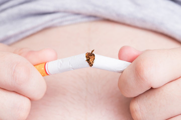 Pregnant woman stop to smoking