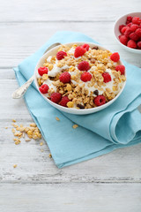 Raspberry muesli with yogurt