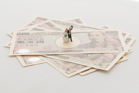 新婚夫婦とお金