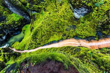 Wasserfall ins Gr&uuml;ne