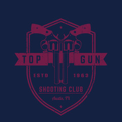 Obraz premium Gun club vintage logo, emblem, badge with two revolvers on shield