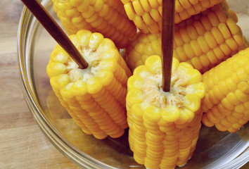 Sweet corn boil with salt.
Easy way to hold sweet corn for eating.
