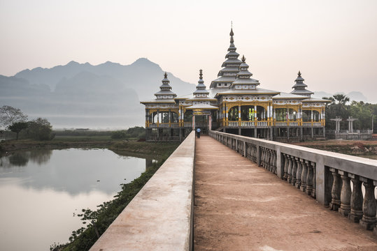 Kyauk Kalap Buddhist Temple in the middle of a lake at sunrise, Hpa An, Kayin State (Karen State)
