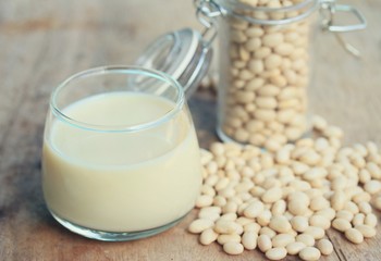 white kidney bean with soy milk