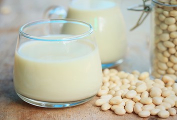 white kidney bean with soy milk