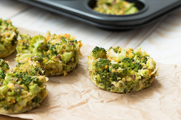 Healthy muffins for lunch - broccoli with egg