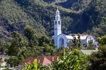 Eglise de Cilaos
Le cirque de Cilaos &agrave; l'&icirc;le de la R&eacute;union