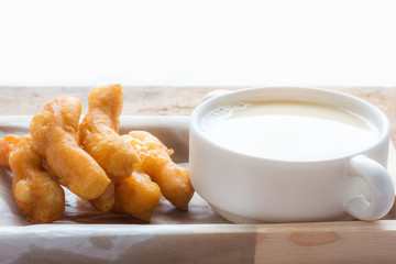 deep-fried dough stick with Soybean milk. Eat a good breakfast provides energy to the province.