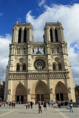 Fototapeta na wymiar La cathédrale Notre-Dame-de-Paris, France
