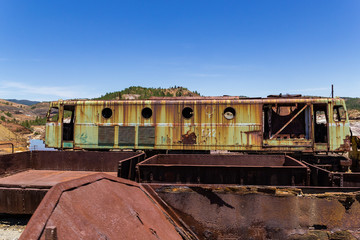 Antigua locomotora diesel Oxidada