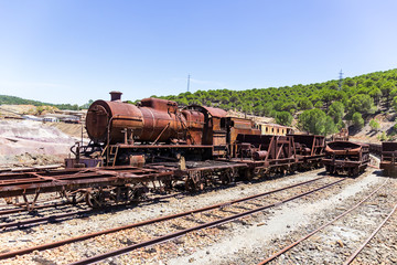 Fototapeta na wymiar tren a vapor usado en mineria del cobre