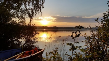 Закат на Черноисточинском водохранилище