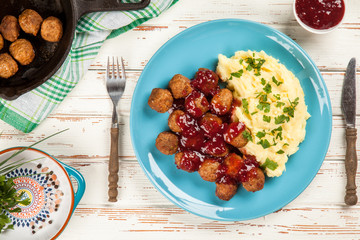 Meatballs and mashed potatoes