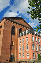 Fototapeta na wymiar Treviri (Trier), Basilica di Costantino e Kurfürstliches Palais - Germania