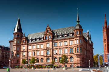 Fototapeta na wymiar Neues Rathaus in Wiesbaden