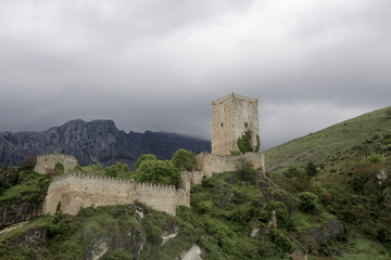Fototapeta na wymiar Castillo de la Yedra o de las cuatro esquinas en el municipio de Cazorla, Jaén