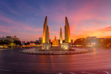 Fototapeta na wymiar Moment of Democracy monument at Dusk (Bangkok, Thailand)
